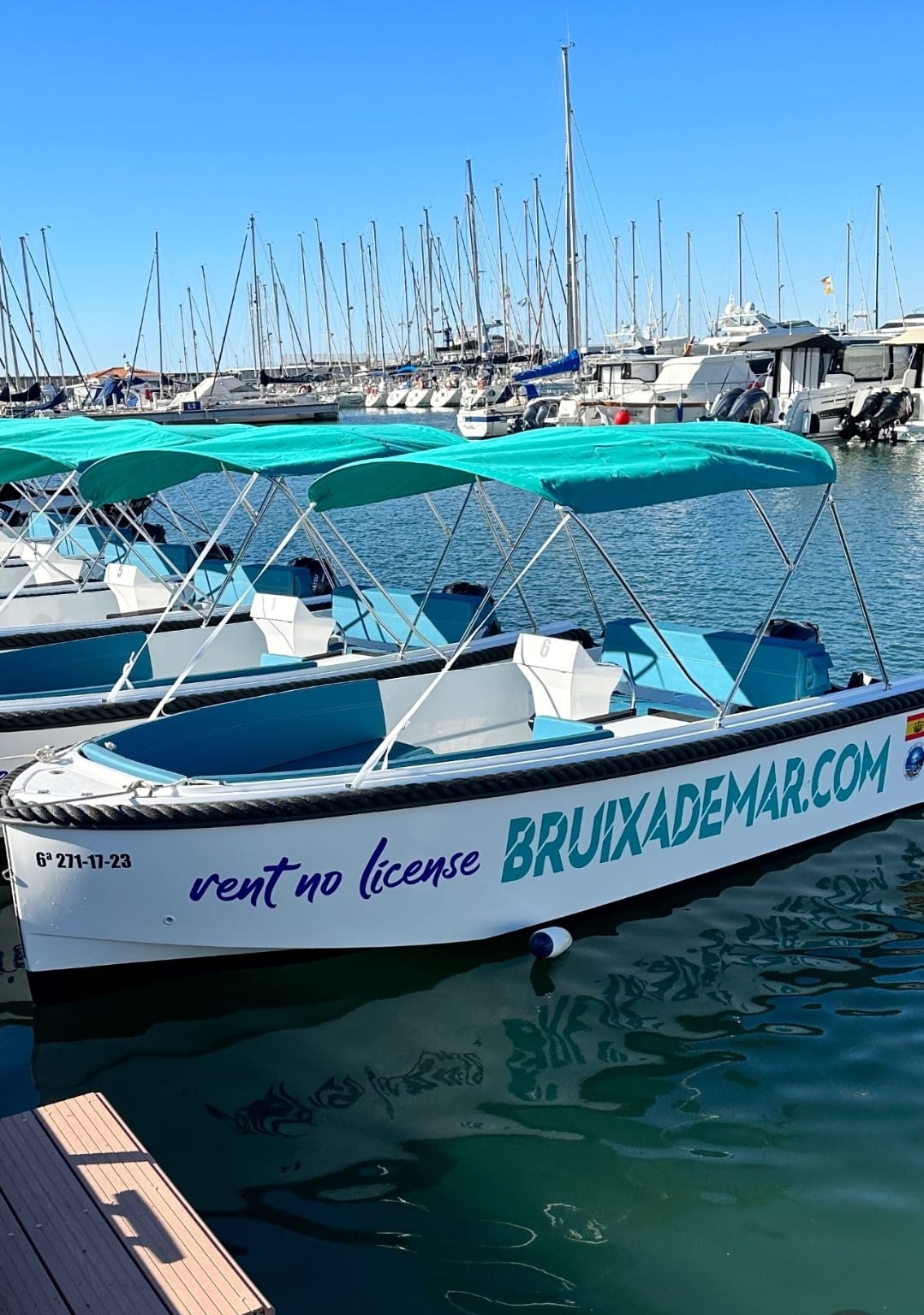 Alquiler de barcos en Tarragona: Explora calas y playas de ensueño